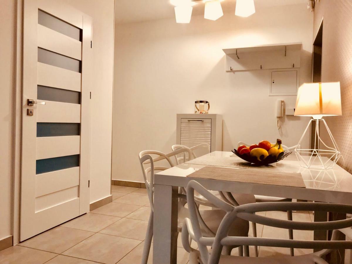 Apartamenty Aleksandry Apartament Przy Parku 슈비노우이스쳬 외부 사진