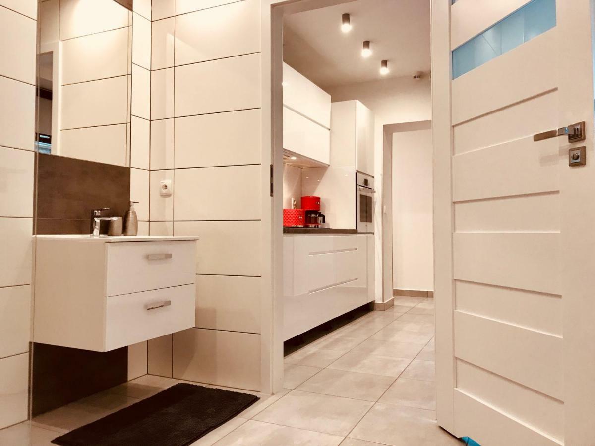 Apartamenty Aleksandry Apartament Przy Parku 슈비노우이스쳬 외부 사진